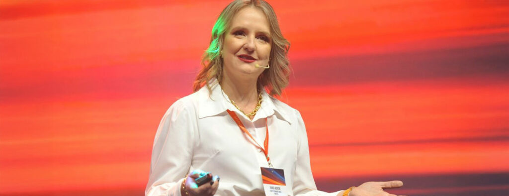 a tecnologia não é mágica, ela potencializa o humano, afirma diretora geral da genesys